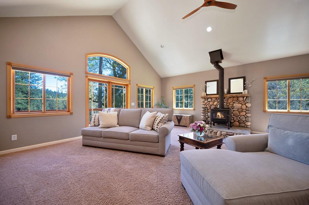 Detail Gallery Image 24 of 64 For 4505 Wabasso Ln, Garden Valley,  CA 95633 - 3 Beds | 4 Baths