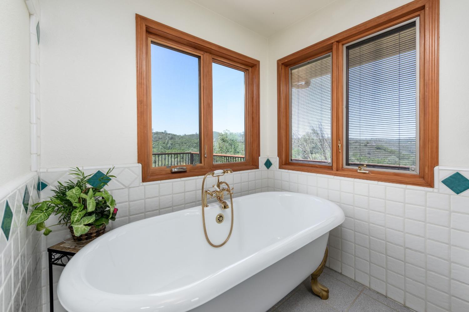Detail Gallery Image 25 of 52 For 707 Kanaka Valley Rd, Rescue,  CA 95672 - 2 Beds | 2/1 Baths