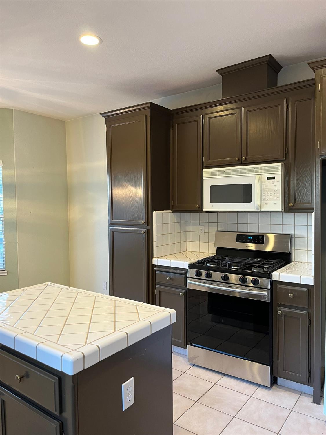 Detail Gallery Image 9 of 26 For 1799 Rockford Way, Turlock,  CA 95382 - 3 Beds | 2 Baths