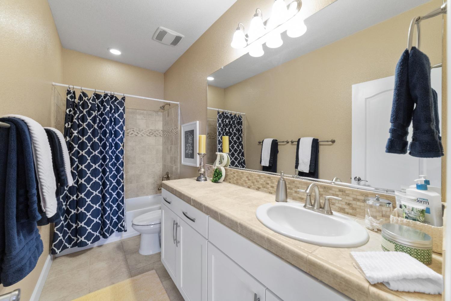 Detail Gallery Image 22 of 38 For 863 Entrata Way, Lincoln,  CA 95648 - 4 Beds | 3/1 Baths