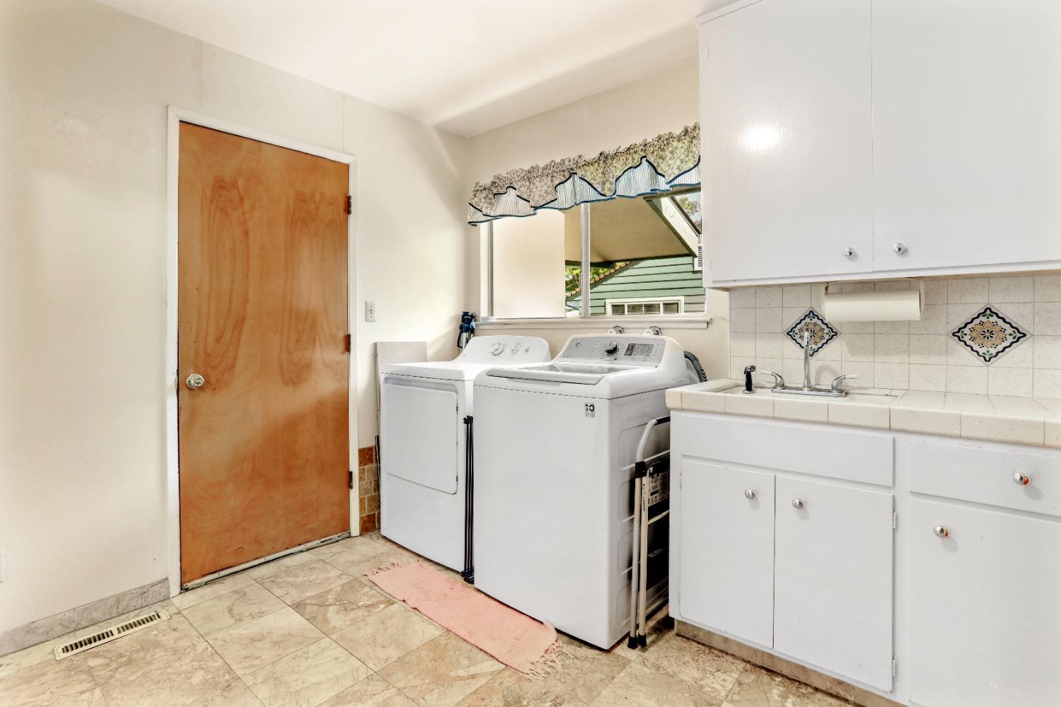 Detail Gallery Image 16 of 39 For 8306 Treasure Ave, Stockton,  CA 95212 - 3 Beds | 2/1 Baths