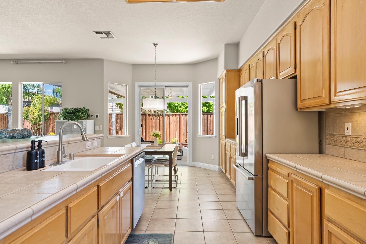 Detail Gallery Image 21 of 70 For 112 Eriswell Ct, Roseville,  CA 95747 - 4 Beds | 2/1 Baths