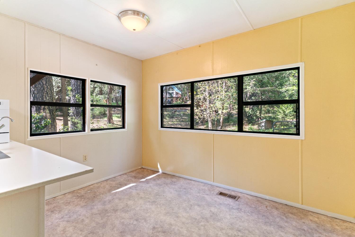 Detail Gallery Image 35 of 72 For 12428 Dobbins Dr., Nevada City,  CA 95959 - 1 Beds | 1 Baths