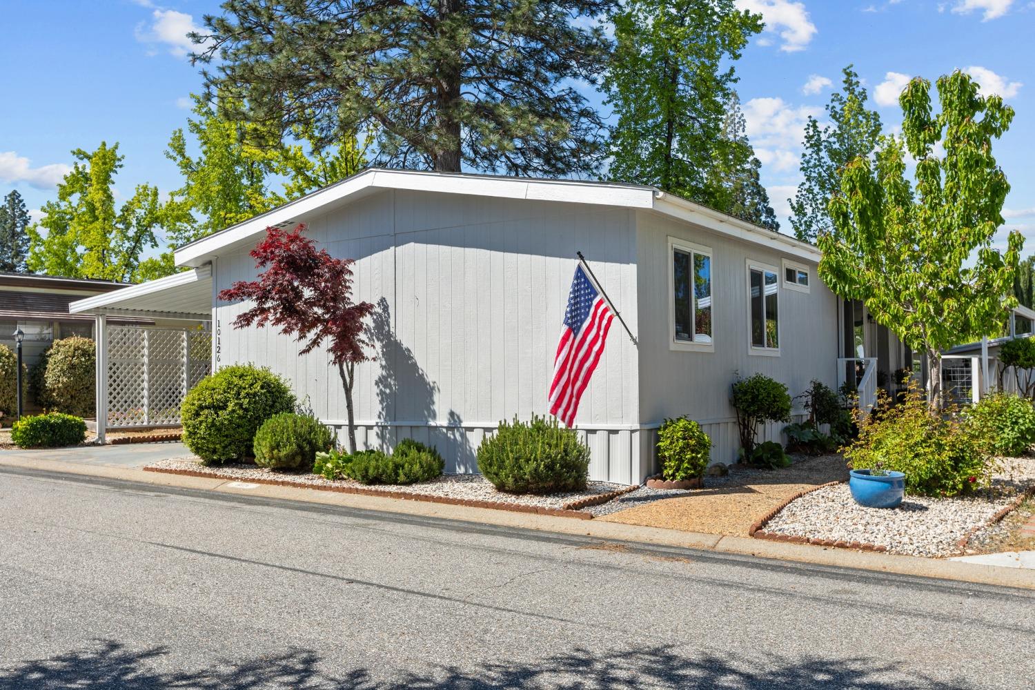 Detail Gallery Image 1 of 47 For 10126 Daisy King Dr, Grass Valley,  CA 95949 - 2 Beds | 2 Baths