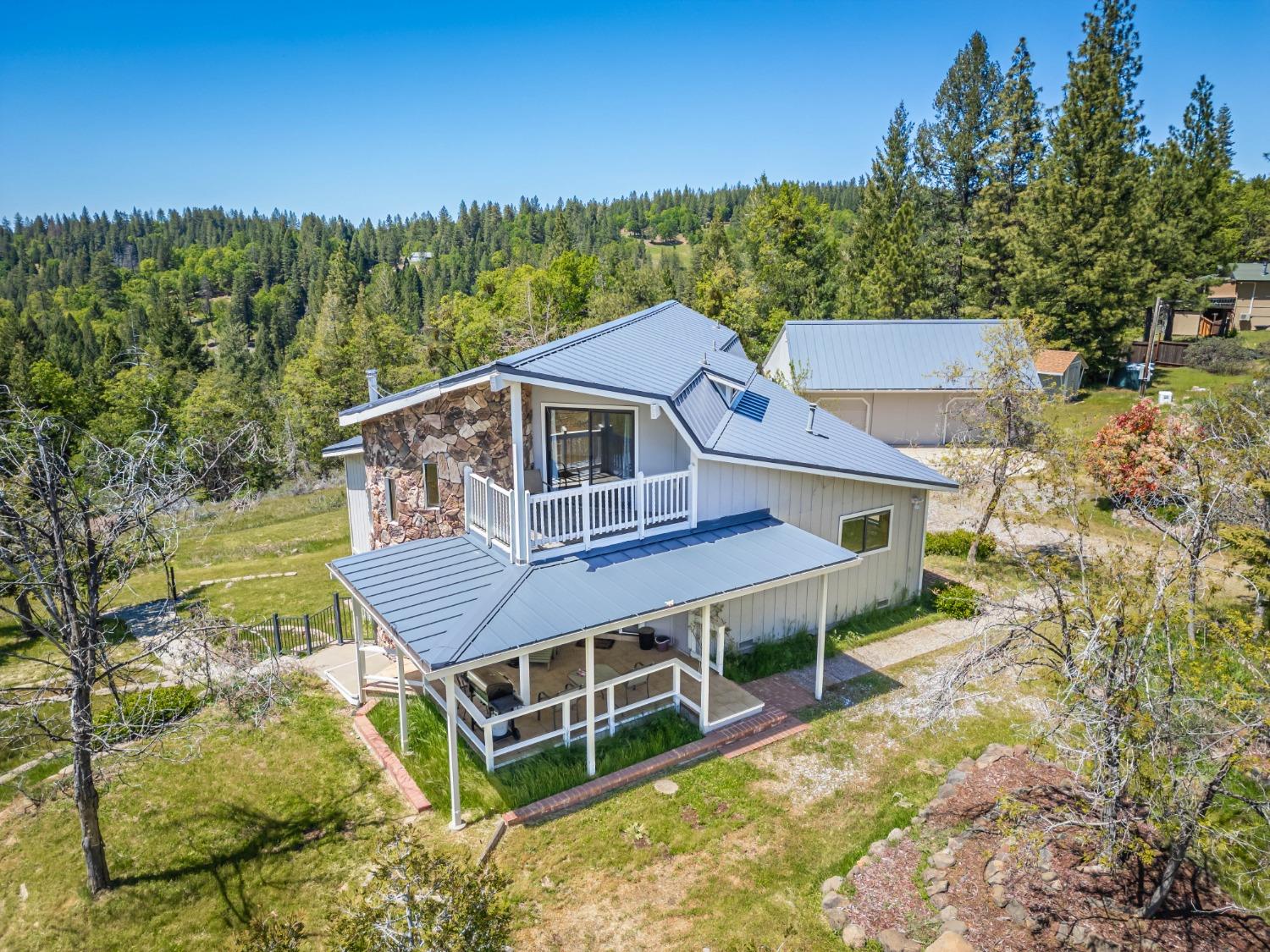 Detail Gallery Image 1 of 1 For 5240 N Pine Tree Ln, Pollock Pines,  CA 95726 - 2 Beds | 2 Baths