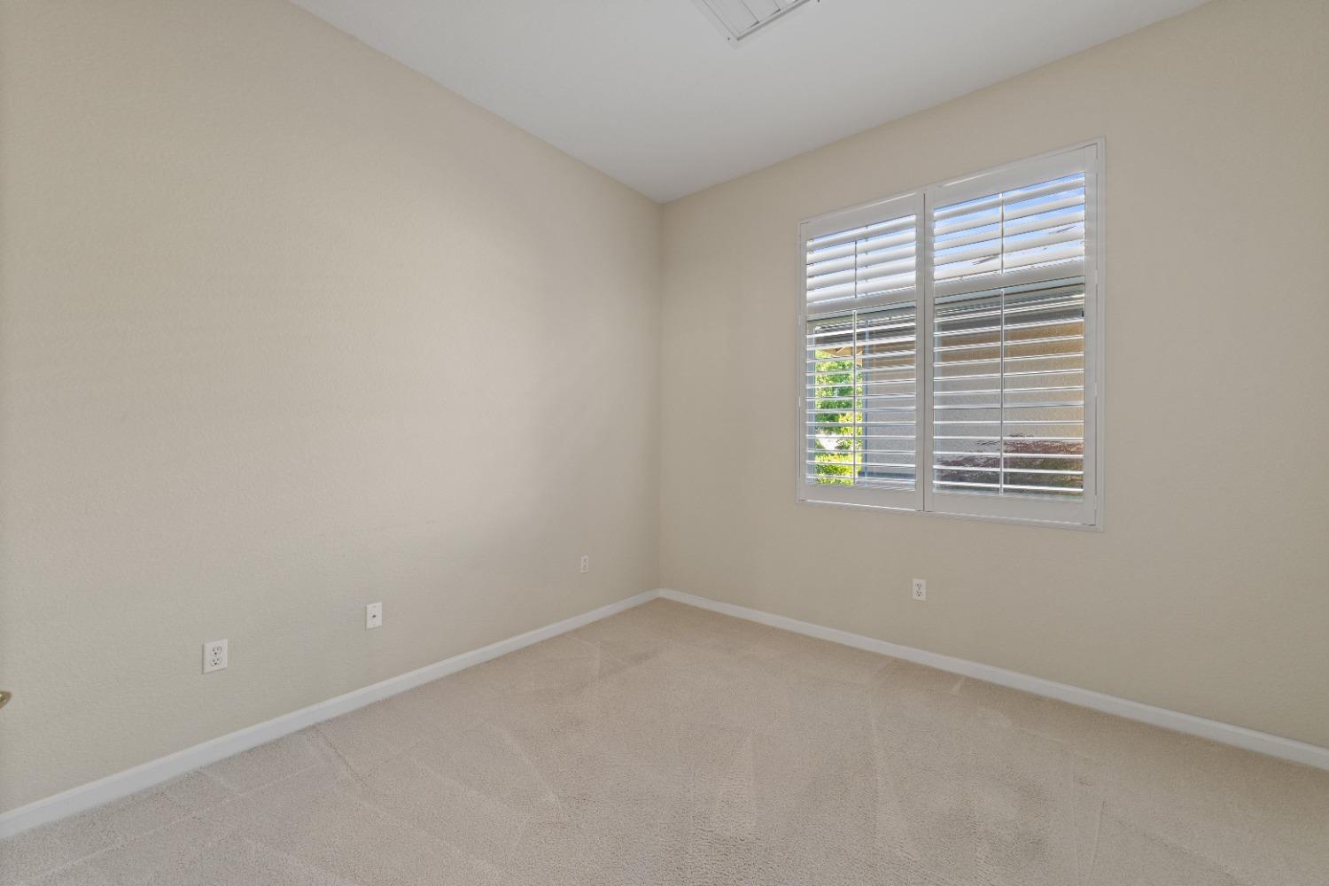 Detail Gallery Image 30 of 43 For 8124 Stagecoach Cir, Roseville,  CA 95747 - 3 Beds | 2/1 Baths