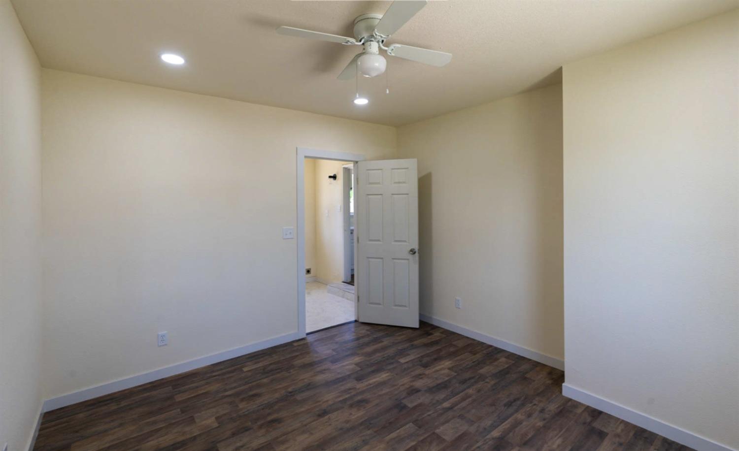 Detail Gallery Image 31 of 35 For 1034 E 22nd St, Merced,  CA 95340 - 3 Beds | 2 Baths