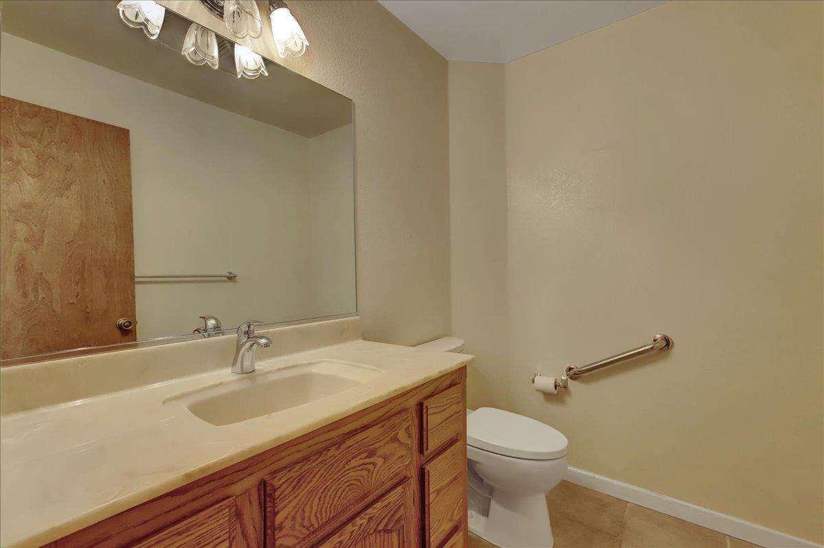 Detail Gallery Image 17 of 71 For 19975 Scotts Flat Rd, Nevada City,  CA 95959 - 3 Beds | 3/1 Baths