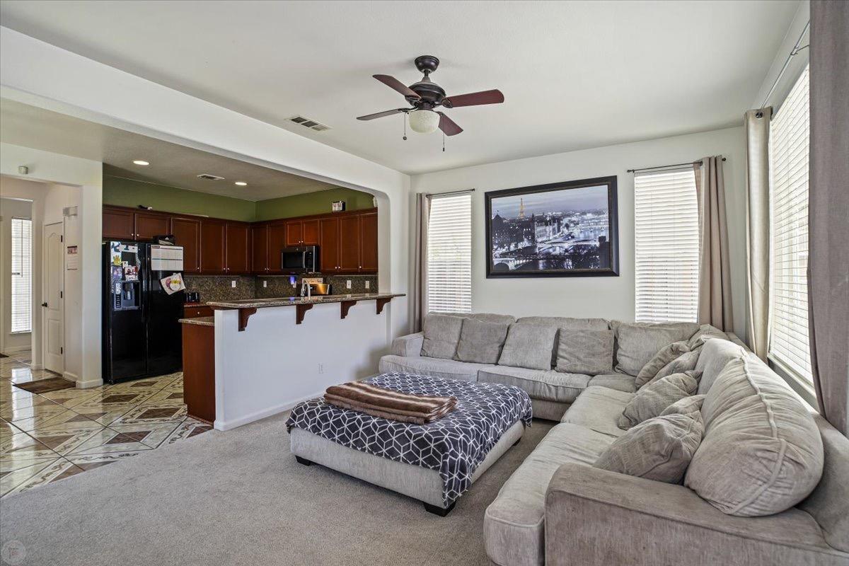 Detail Gallery Image 18 of 37 For 1660 Hearthsong Dr, Manteca,  CA 95337 - 3 Beds | 2/1 Baths