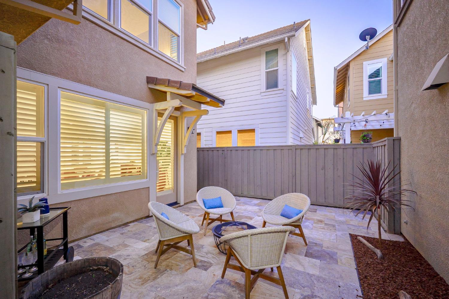 Detail Gallery Image 32 of 34 For 1062 Golden Sunray Ter, Davis,  CA 95616 - 3 Beds | 2/1 Baths