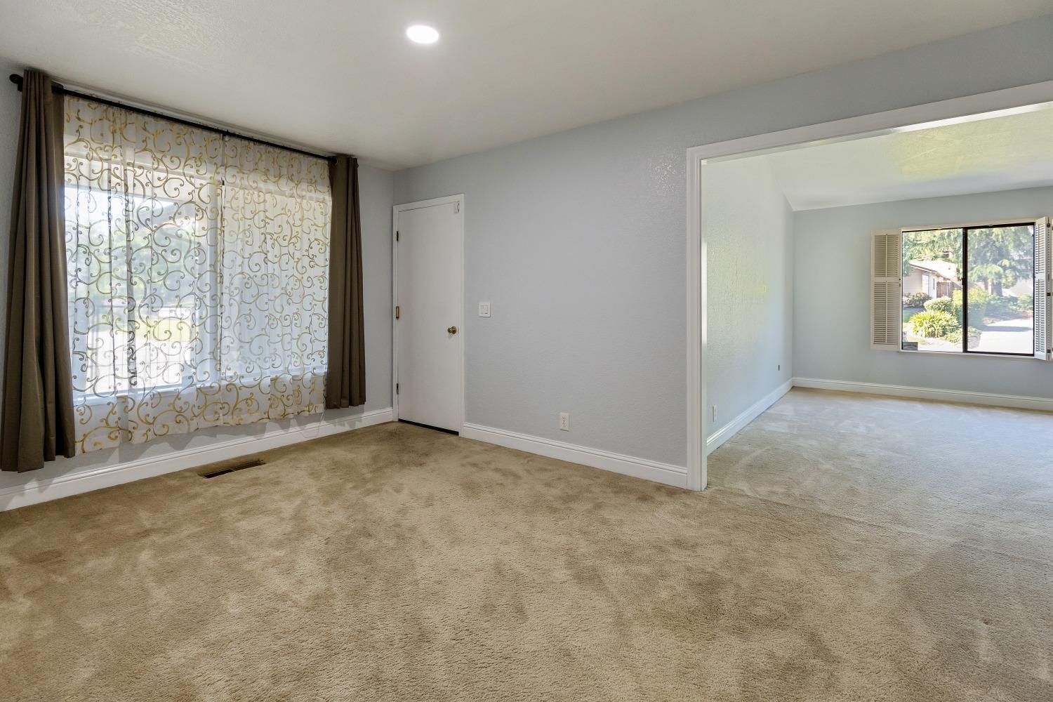 Detail Gallery Image 11 of 46 For 2344 Canyon Creek Dr, Stockton,  CA 95207 - 3 Beds | 2 Baths