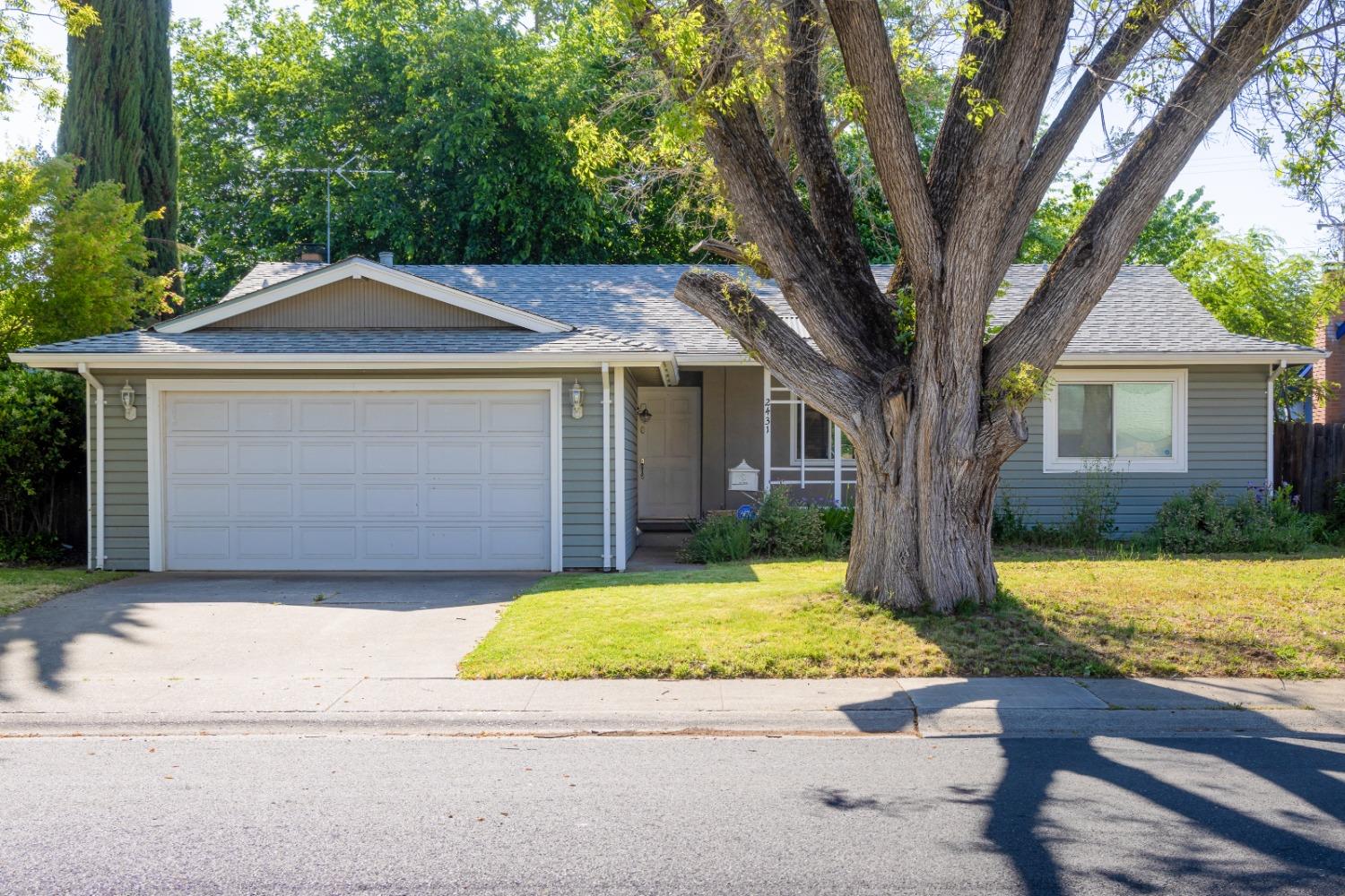 Detail Gallery Image 1 of 35 For 2431 El Rocco Way, Rancho Cordova,  CA 95670 - 4 Beds | 2 Baths