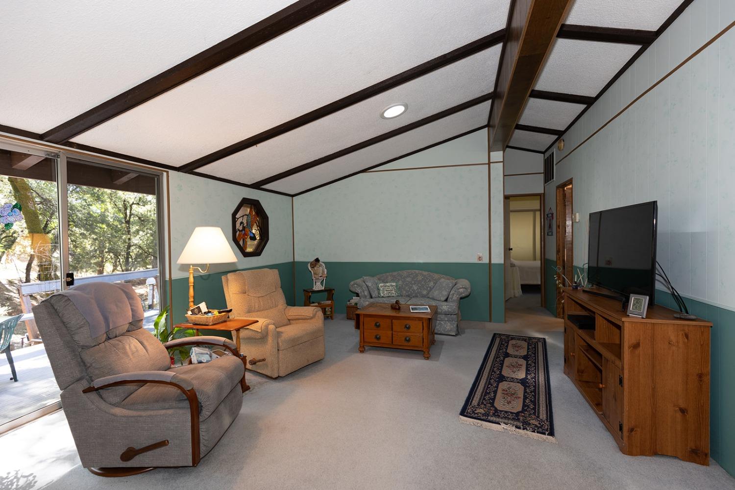 Detail Gallery Image 8 of 36 For 15358 Lower Colfax Rd, Grass Valley,  CA 95945 - 2 Beds | 2 Baths