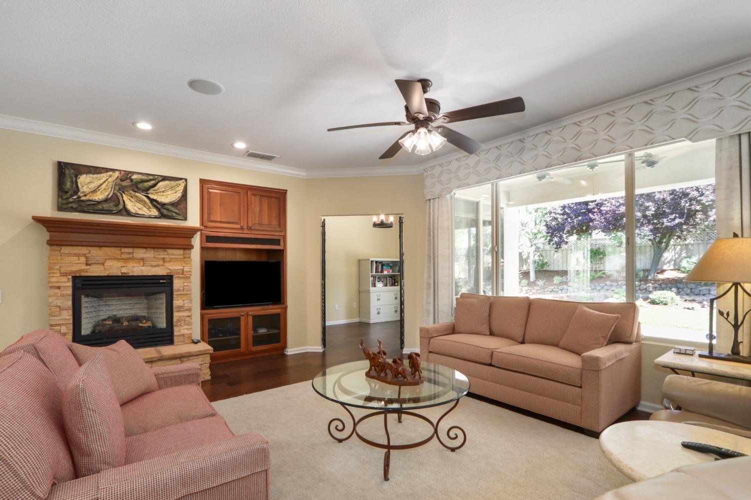 Detail Gallery Image 11 of 54 For 1308 Picket Fence Ln, Lincoln,  CA 95648 - 2 Beds | 2 Baths