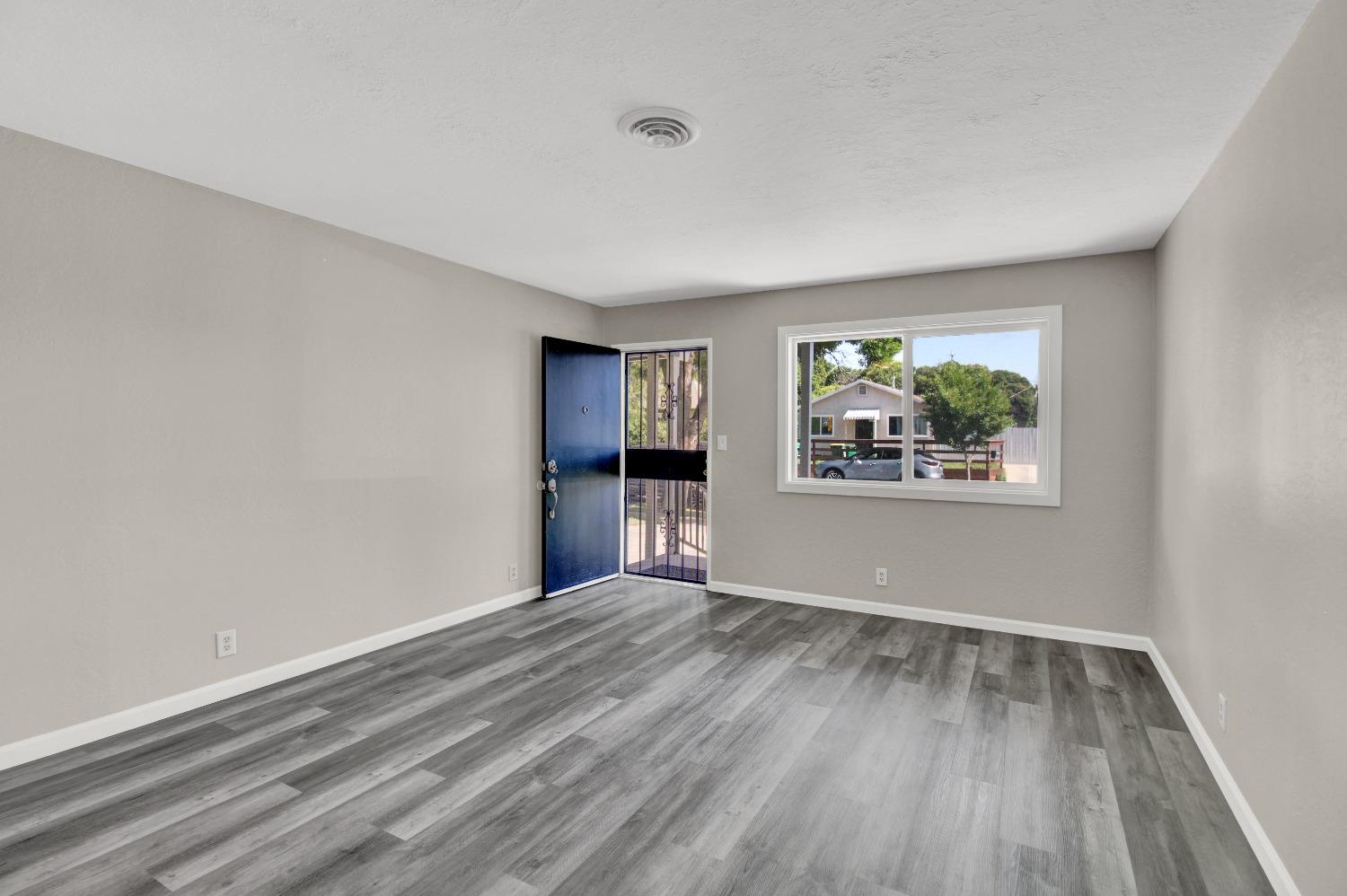Detail Gallery Image 10 of 29 For 2325 E Scotts Ave, Stockton,  CA 95205 - 3 Beds | 2 Baths
