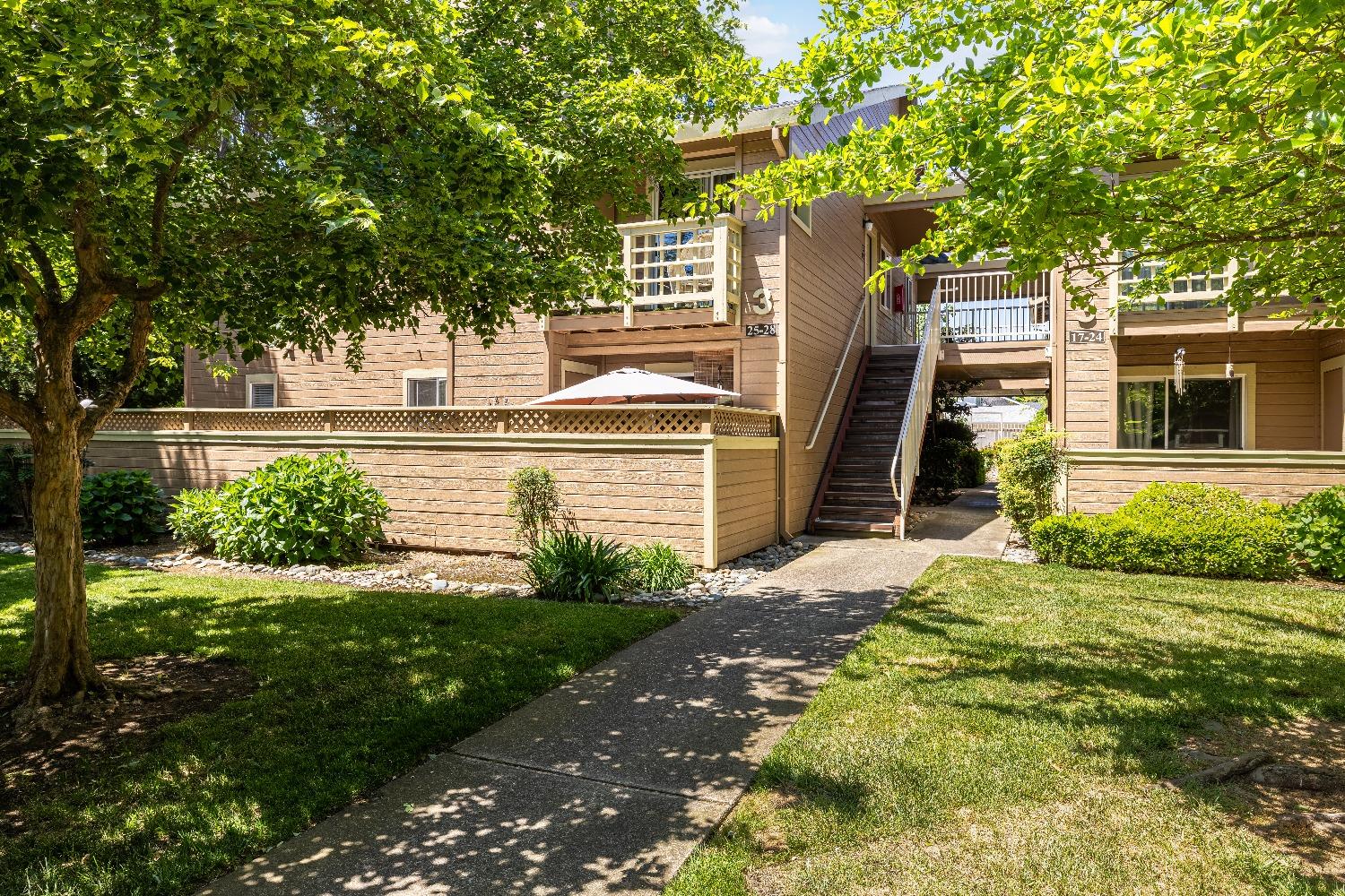 Detail Gallery Image 1 of 27 For 11150 Trinity River Dr #28,  Rancho Cordova,  CA 95670 - 3 Beds | 2 Baths