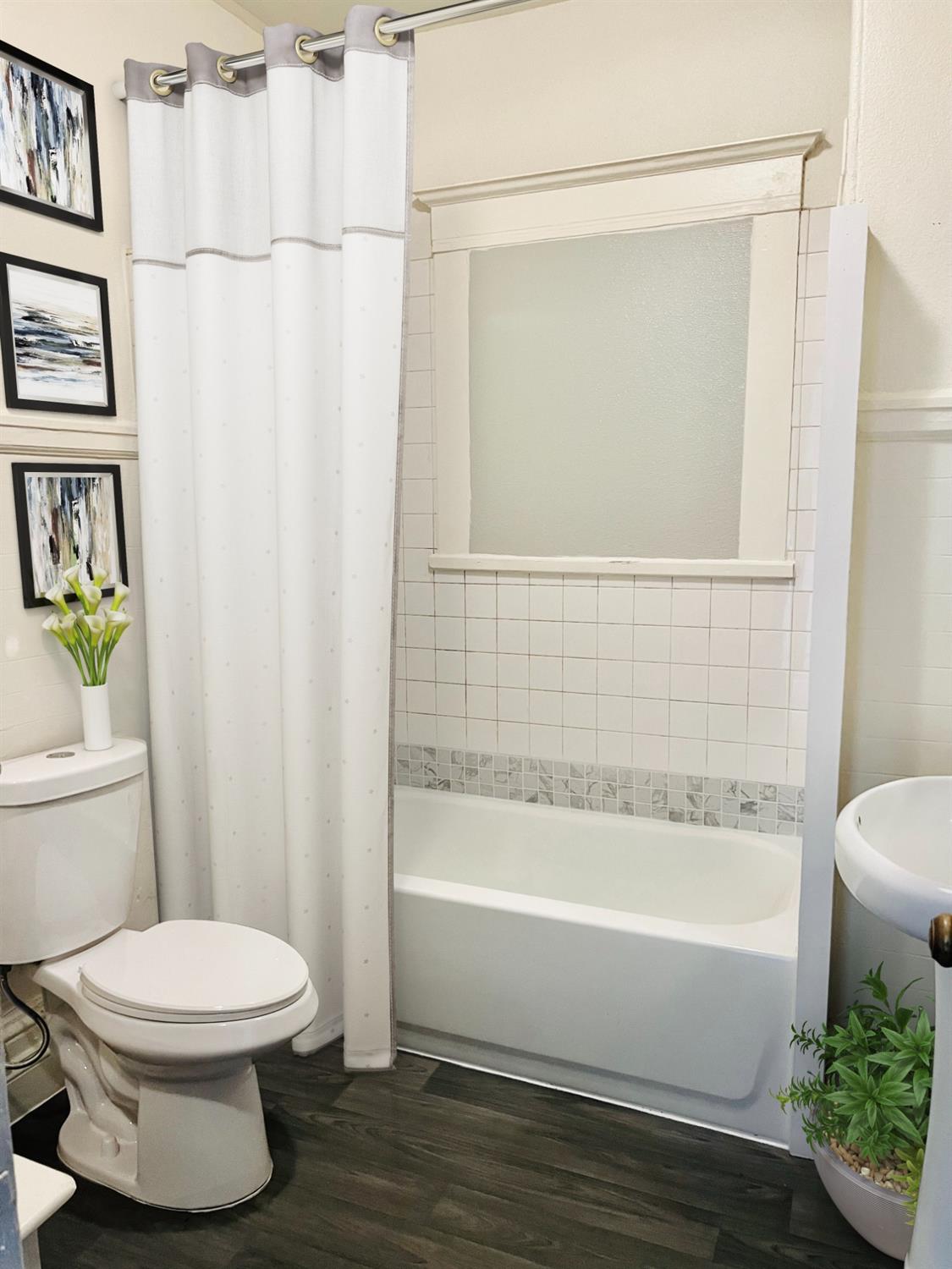 Detail Gallery Image 23 of 34 For 523 25th St, Oakland,  CA 94612 - – Beds | – Baths