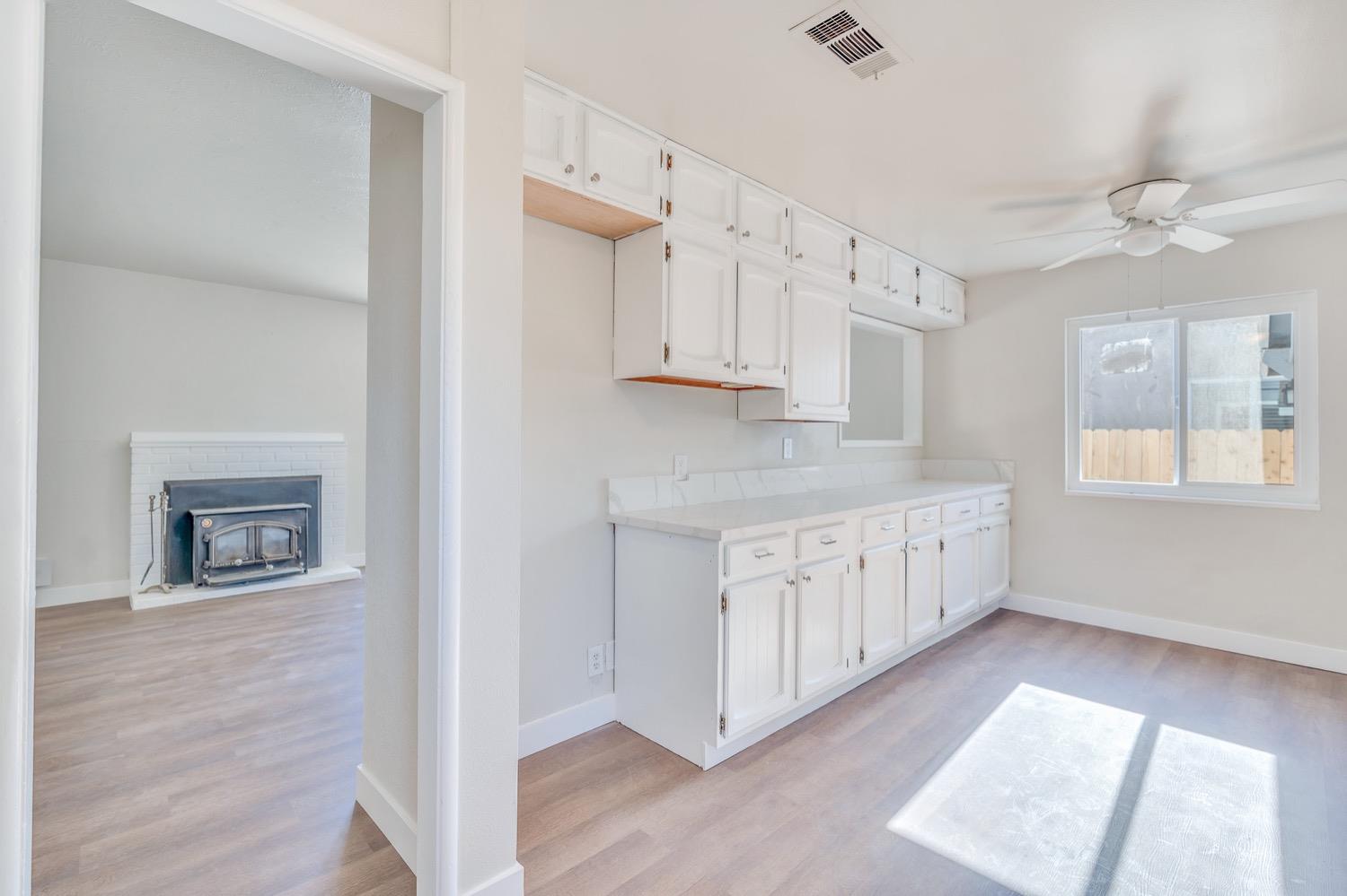 Detail Gallery Image 13 of 54 For 1007 W J St, Los Banos,  CA 93635 - 3 Beds | 2 Baths