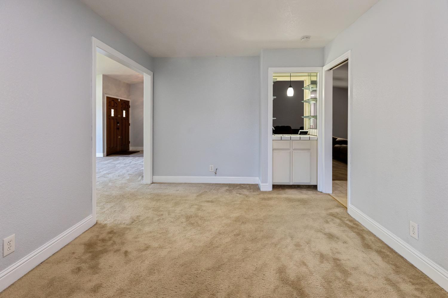 Detail Gallery Image 12 of 46 For 2344 Canyon Creek Dr, Stockton,  CA 95207 - 3 Beds | 2 Baths