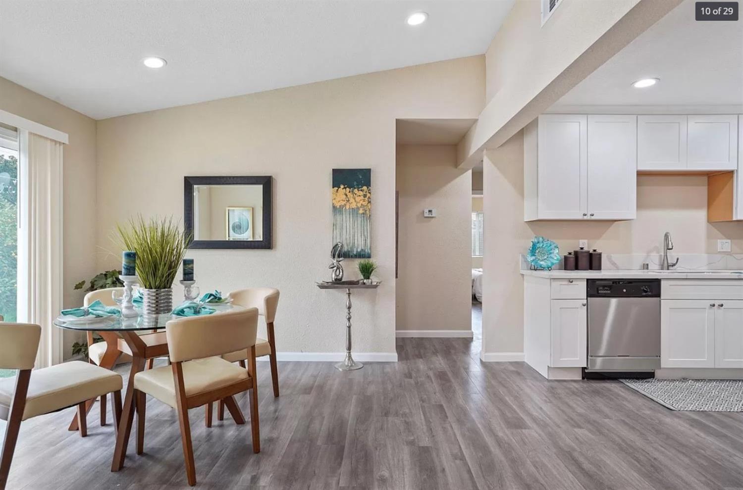Detail Gallery Image 7 of 21 For 6684 Spoerriwood Ct, Sacramento,  CA 95828 - 2 Beds | 2 Baths