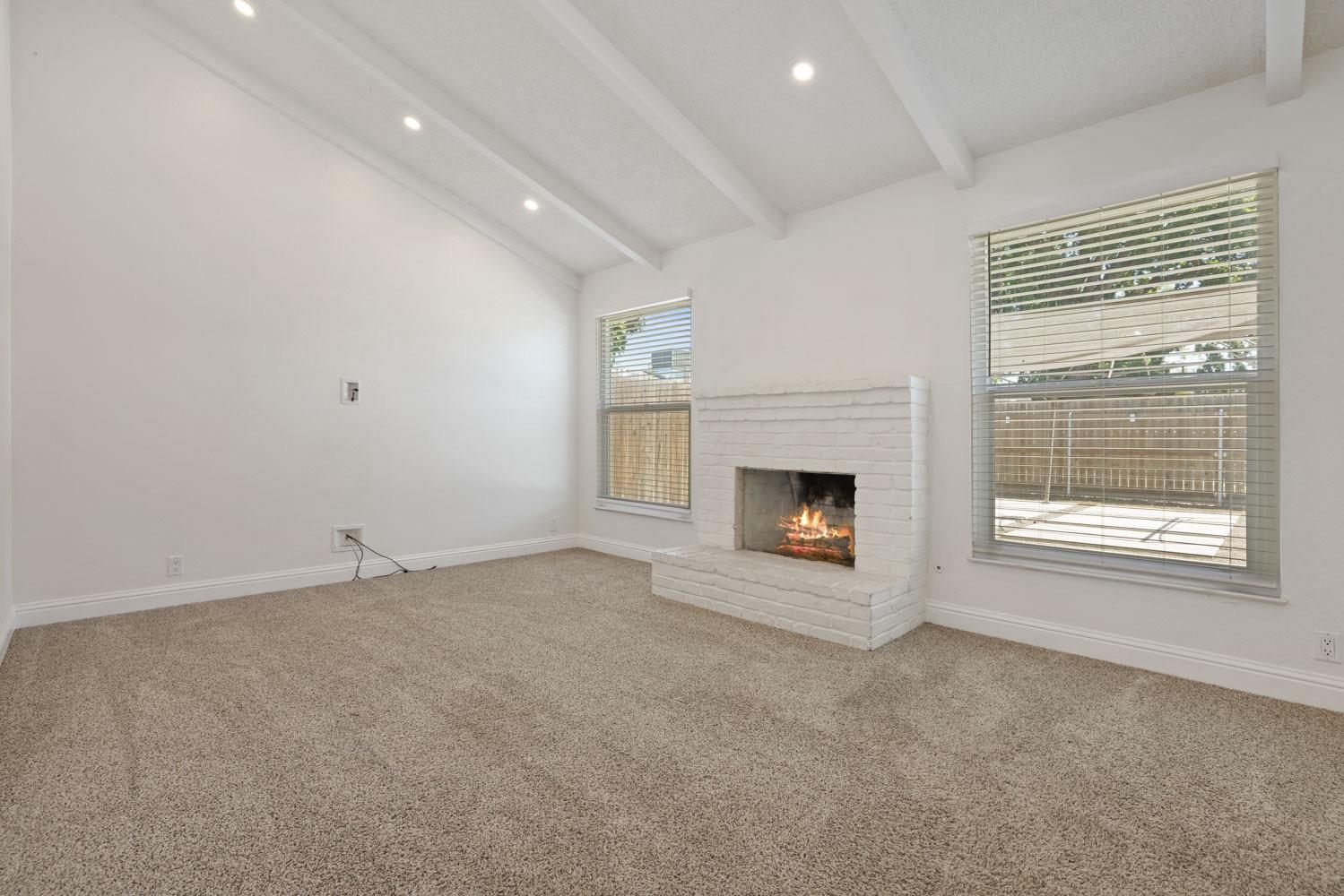 Detail Gallery Image 9 of 36 For 1126 Aberdeen Ave, Stockton,  CA 95209 - 3 Beds | 2 Baths