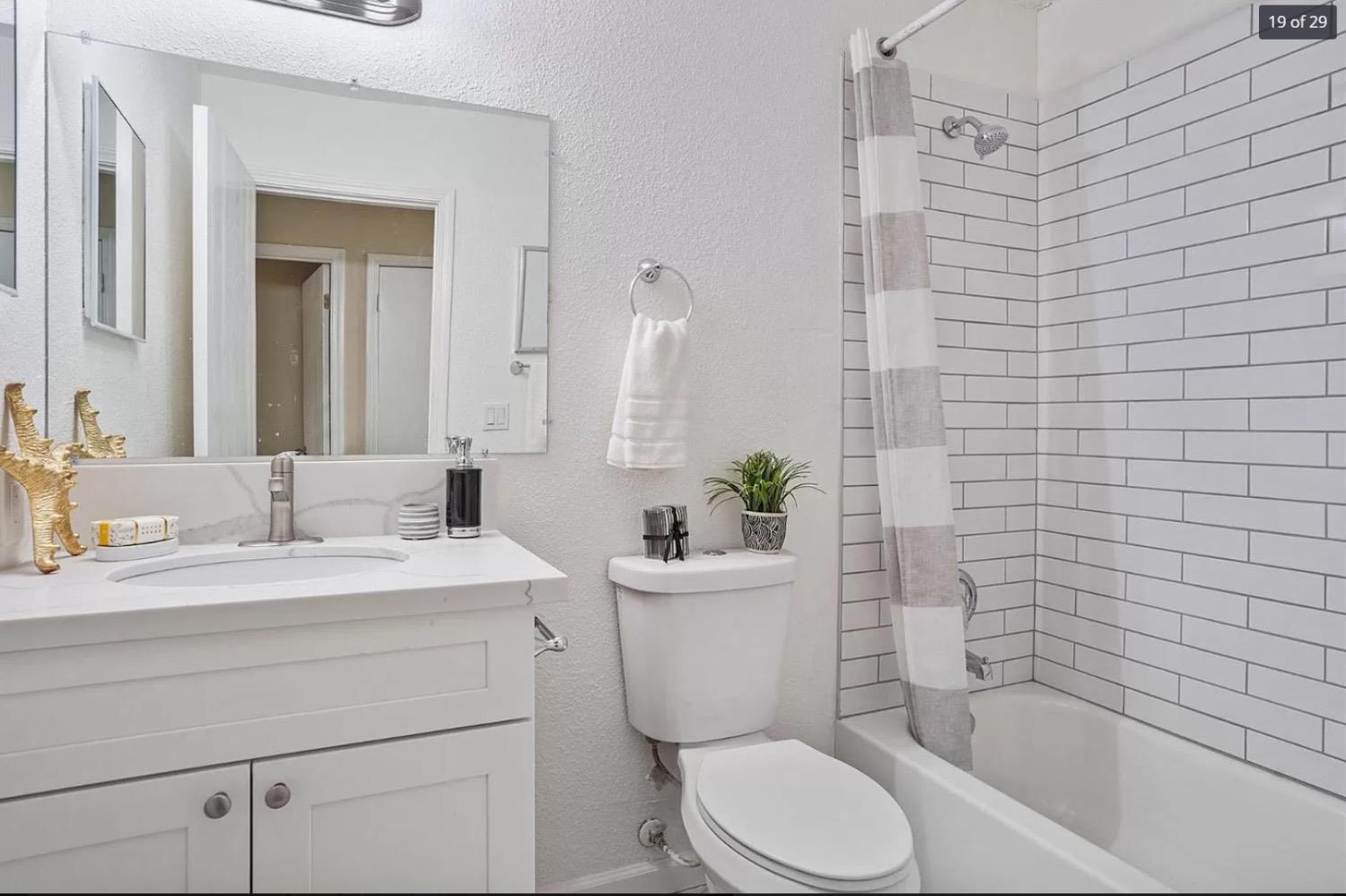 Detail Gallery Image 16 of 21 For 6684 Spoerriwood Ct, Sacramento,  CA 95828 - 2 Beds | 2 Baths