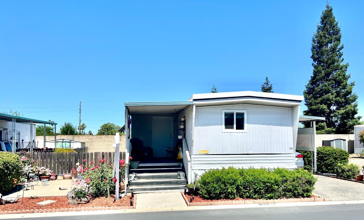 Detail Gallery Image 1 of 1 For 6241 Stagecoach Dr, Sacramento,  CA 95842 - 3 Beds | 1/1 Baths