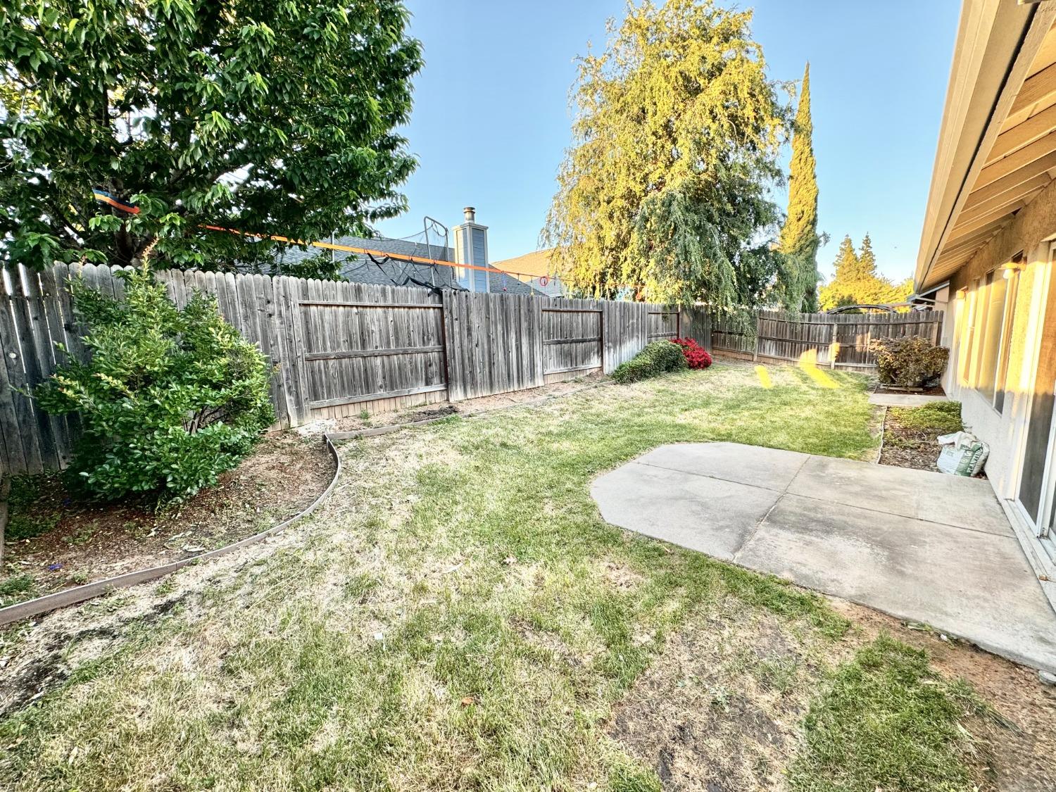 Detail Gallery Image 22 of 23 For 1308 Champagne Cir, Roseville,  CA 95747 - 4 Beds | 2 Baths