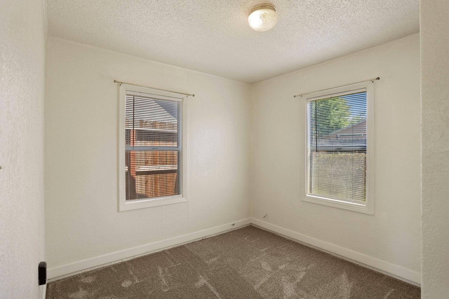 Detail Gallery Image 9 of 33 For 528 Forrest Ave, Lodi,  CA 95240 - 2 Beds | 1 Baths