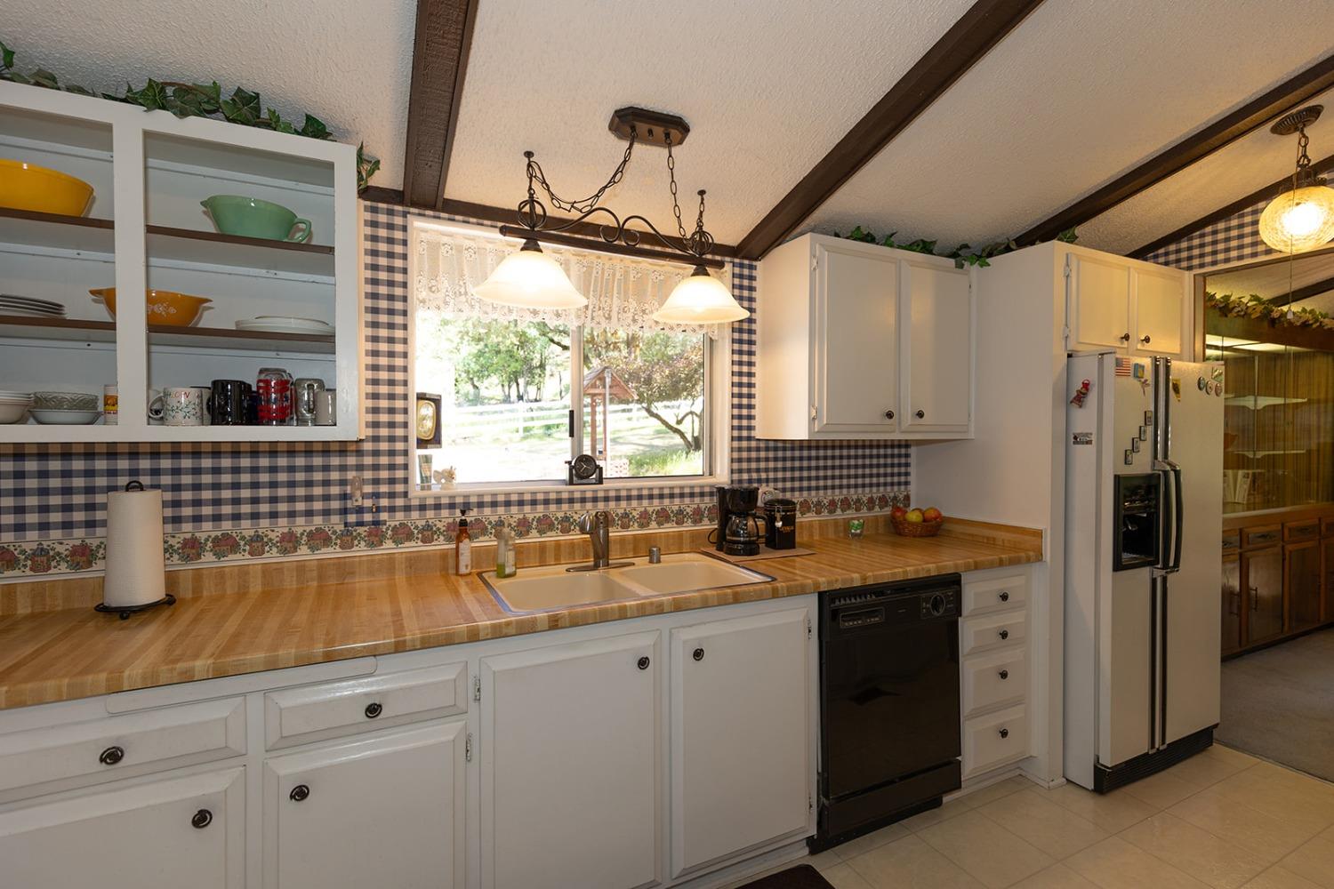 Detail Gallery Image 14 of 36 For 15358 Lower Colfax Rd, Grass Valley,  CA 95945 - 2 Beds | 2 Baths