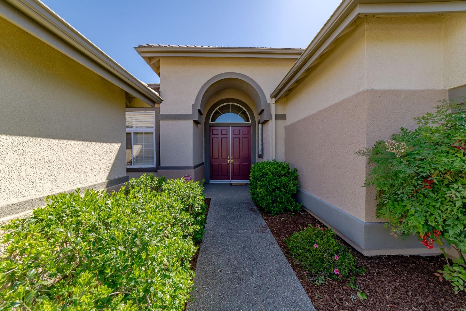 Detail Gallery Image 3 of 43 For 8124 Stagecoach Cir, Roseville,  CA 95747 - 3 Beds | 2/1 Baths