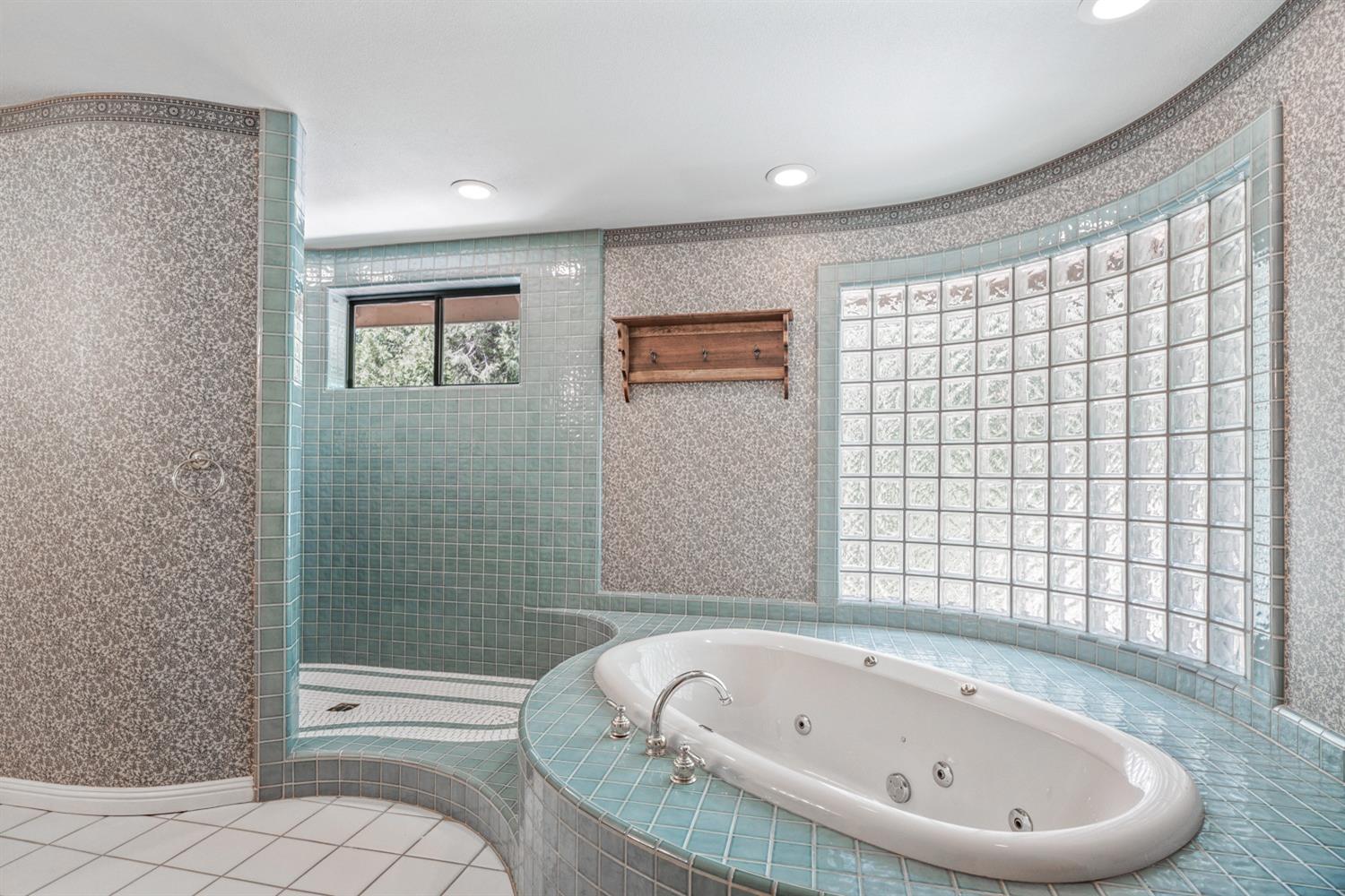 Detail Gallery Image 23 of 45 For 13089 Somerset Dr, Grass Valley,  CA 95945 - 3 Beds | 3/1 Baths