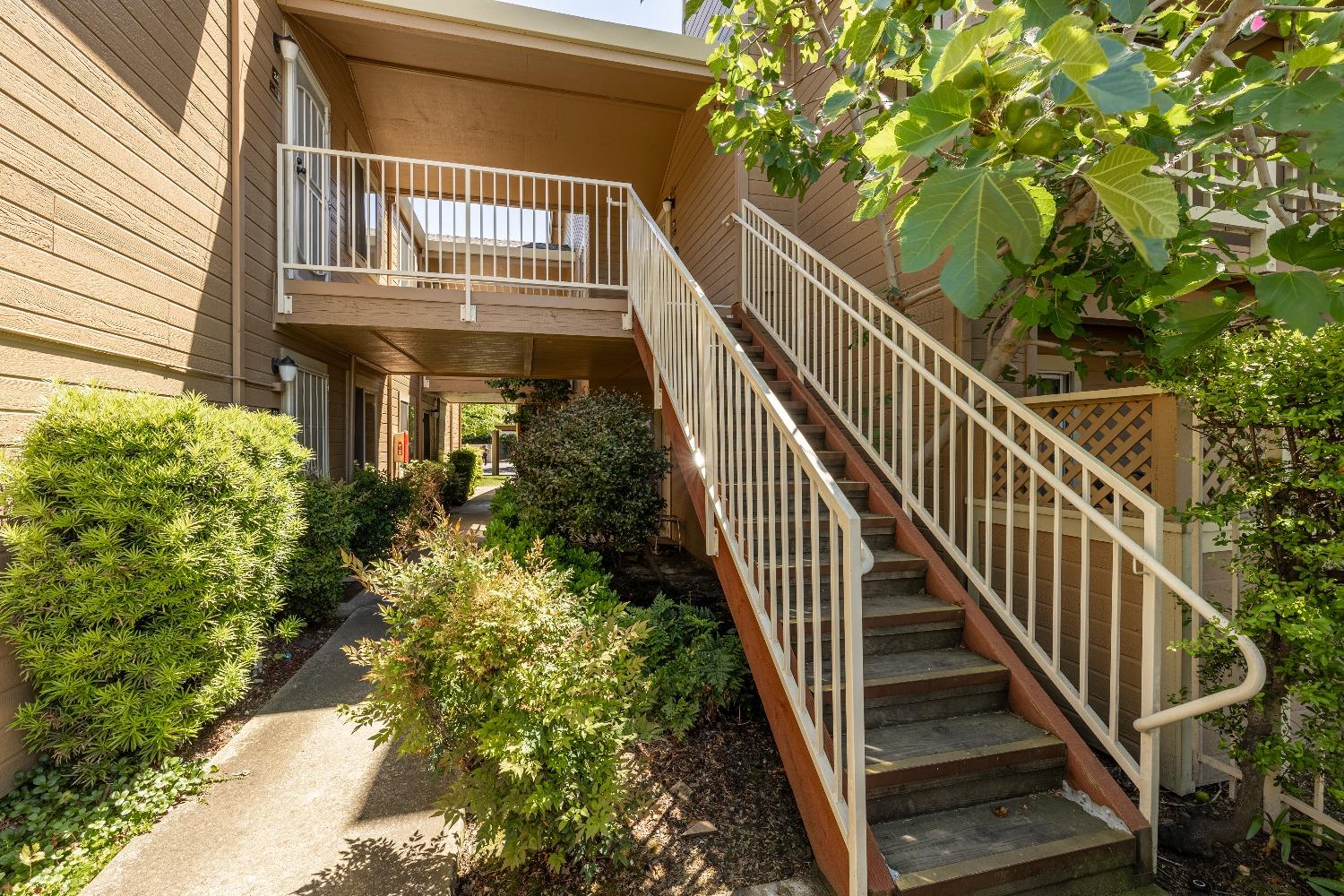 Detail Gallery Image 3 of 27 For 11150 Trinity River Dr #28,  Rancho Cordova,  CA 95670 - 3 Beds | 2 Baths
