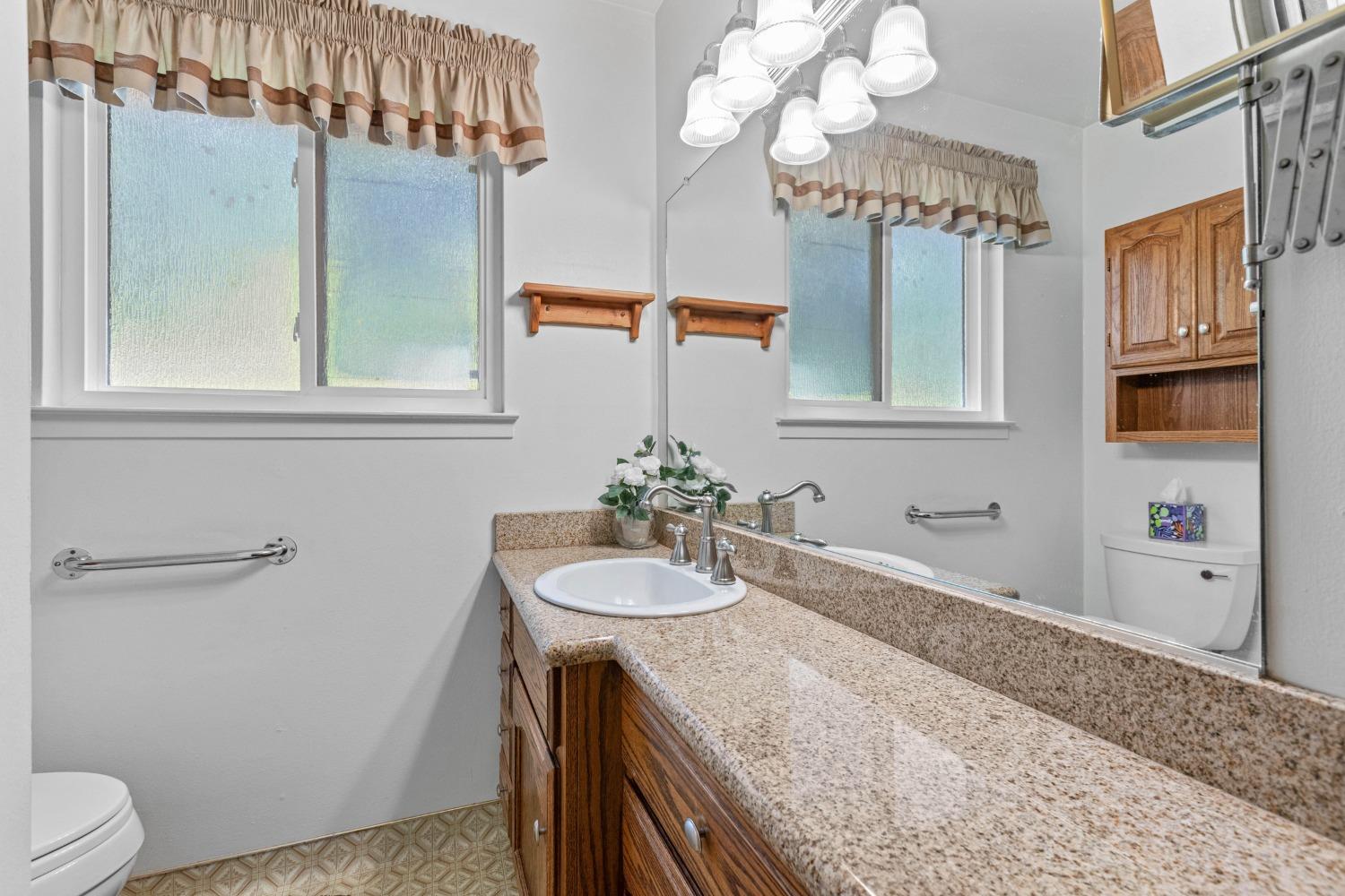 Detail Gallery Image 12 of 39 For 4453 Fowler Ln, Diamond Springs,  CA 95619 - 3 Beds | 2 Baths