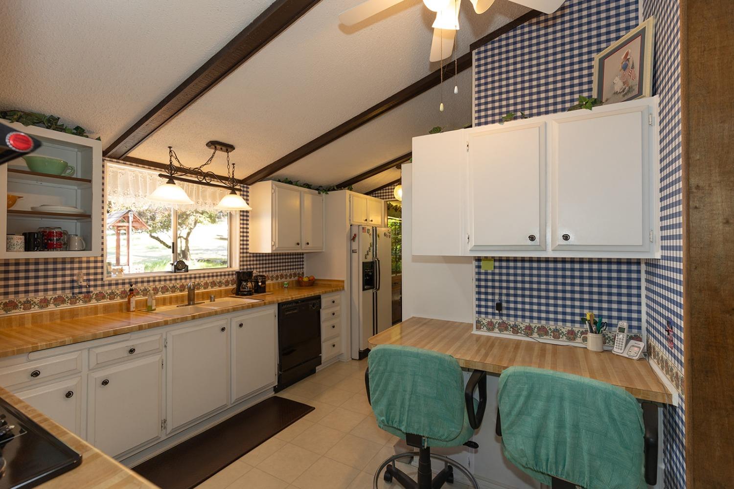 Detail Gallery Image 15 of 36 For 15358 Lower Colfax Rd, Grass Valley,  CA 95945 - 2 Beds | 2 Baths