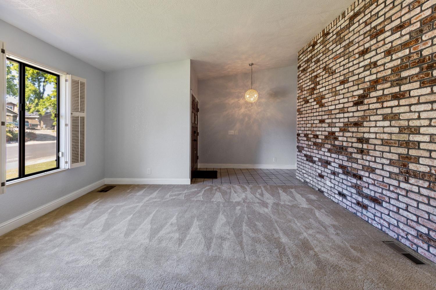 Detail Gallery Image 8 of 46 For 2344 Canyon Creek Dr, Stockton,  CA 95207 - 3 Beds | 2 Baths