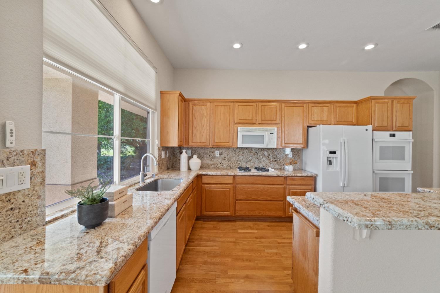 Detail Gallery Image 13 of 43 For 8124 Stagecoach Cir, Roseville,  CA 95747 - 3 Beds | 2/1 Baths