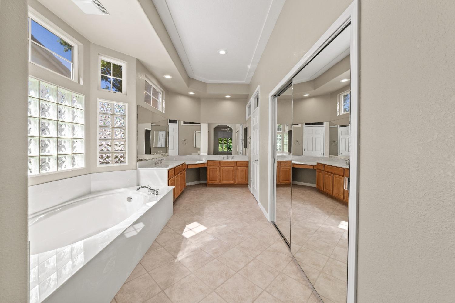 Detail Gallery Image 21 of 43 For 8124 Stagecoach Cir, Roseville,  CA 95747 - 3 Beds | 2/1 Baths