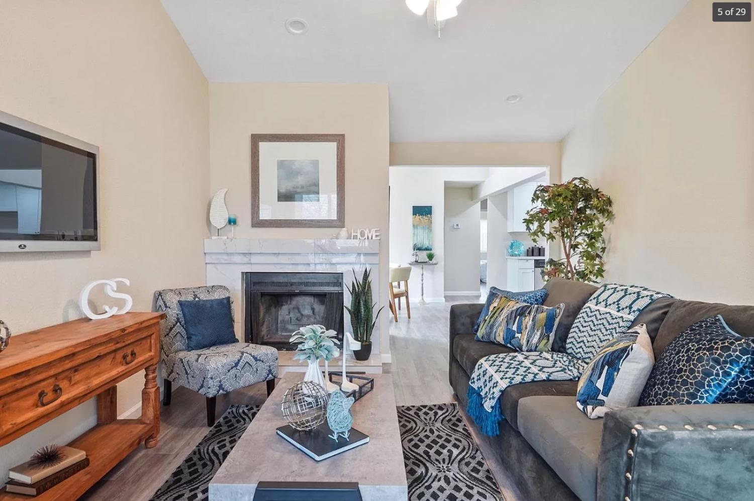 Detail Gallery Image 2 of 21 For 6684 Spoerriwood Ct, Sacramento,  CA 95828 - 2 Beds | 2 Baths