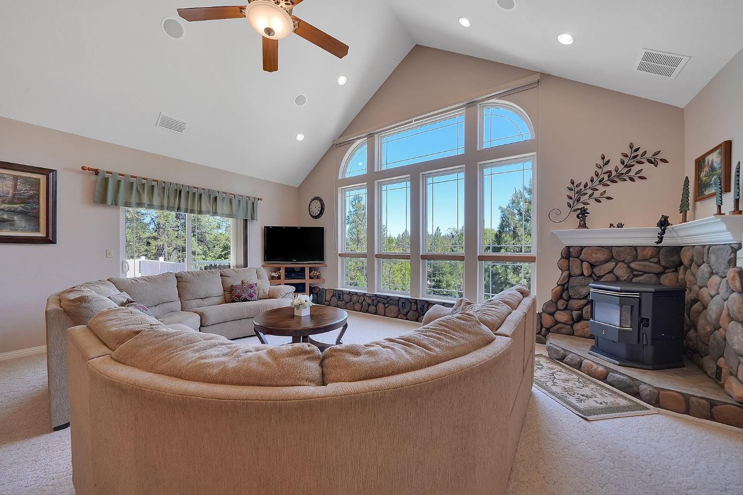 Detail Gallery Image 20 of 83 For 13650 Elderberry Dr, Pine Grove,  CA 95665 - 3 Beds | 2 Baths