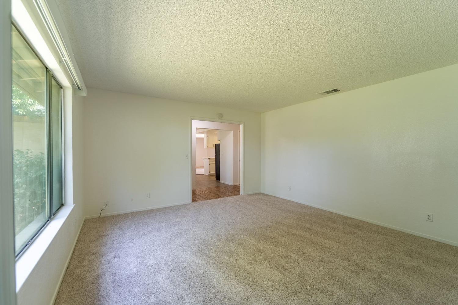Detail Gallery Image 6 of 31 For 2772 Saratoga Ave, Merced,  CA 95340 - 3 Beds | 2 Baths