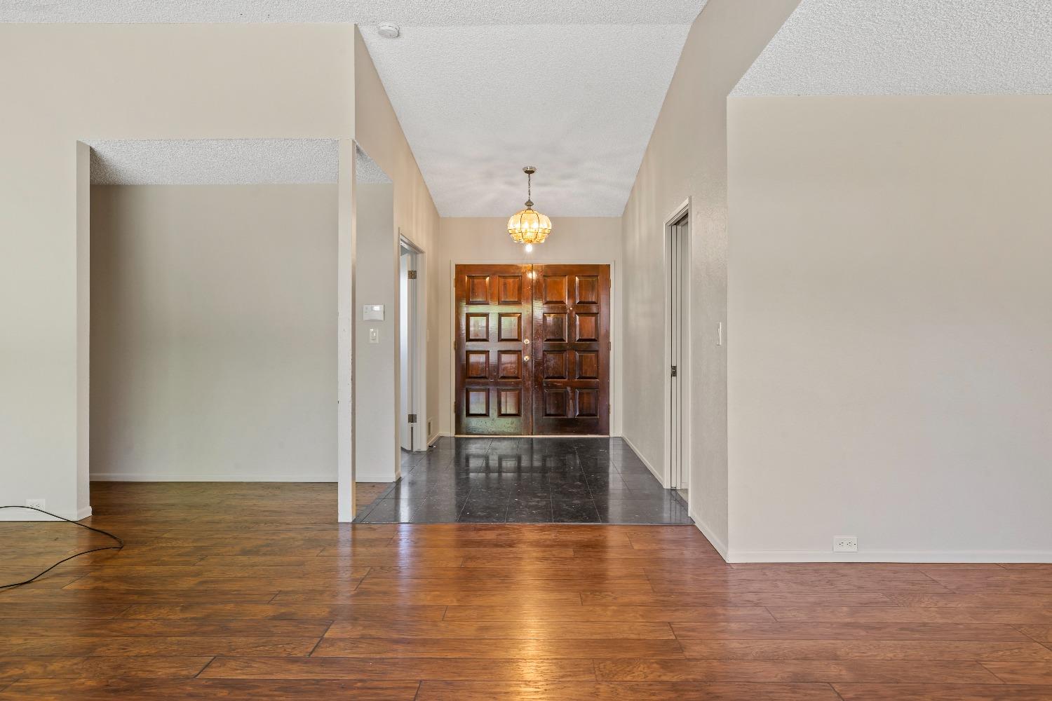 Detail Gallery Image 7 of 37 For 205 E Rumble Rd, Modesto,  CA 95350 - 3 Beds | 2 Baths