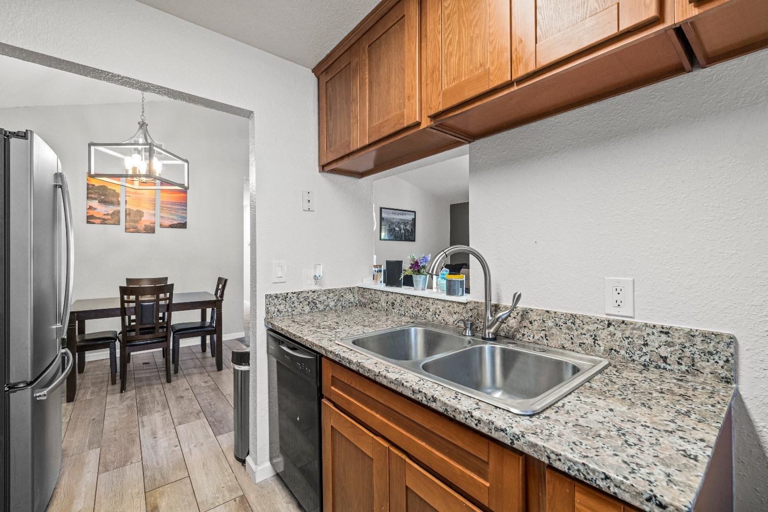 Detail Gallery Image 12 of 27 For 11150 Trinity River Dr #28,  Rancho Cordova,  CA 95670 - 3 Beds | 2 Baths