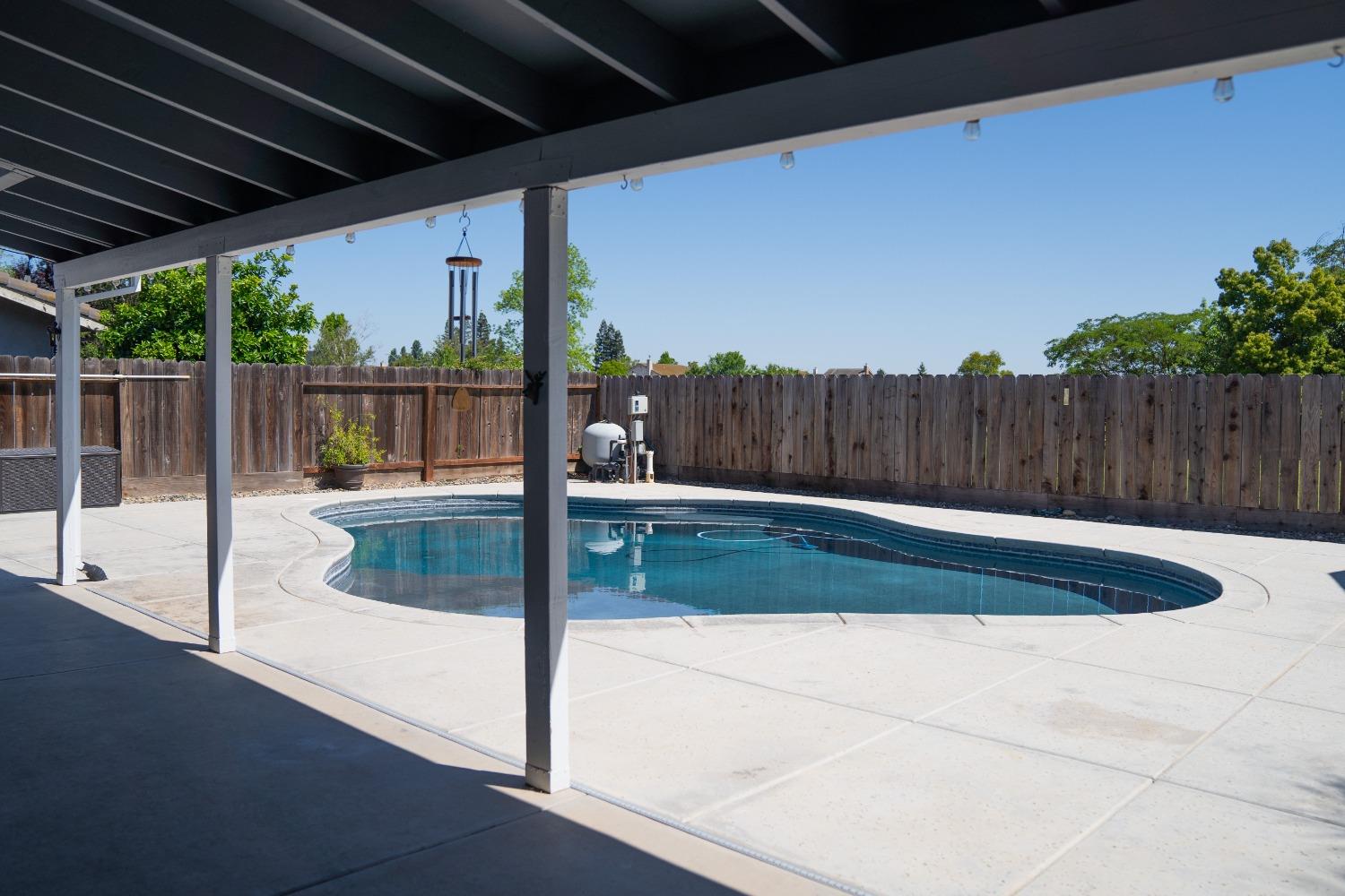 Detail Gallery Image 17 of 18 For 2821 Whitewood Ct, Oakdale,  CA 95361 - 4 Beds | 2/1 Baths