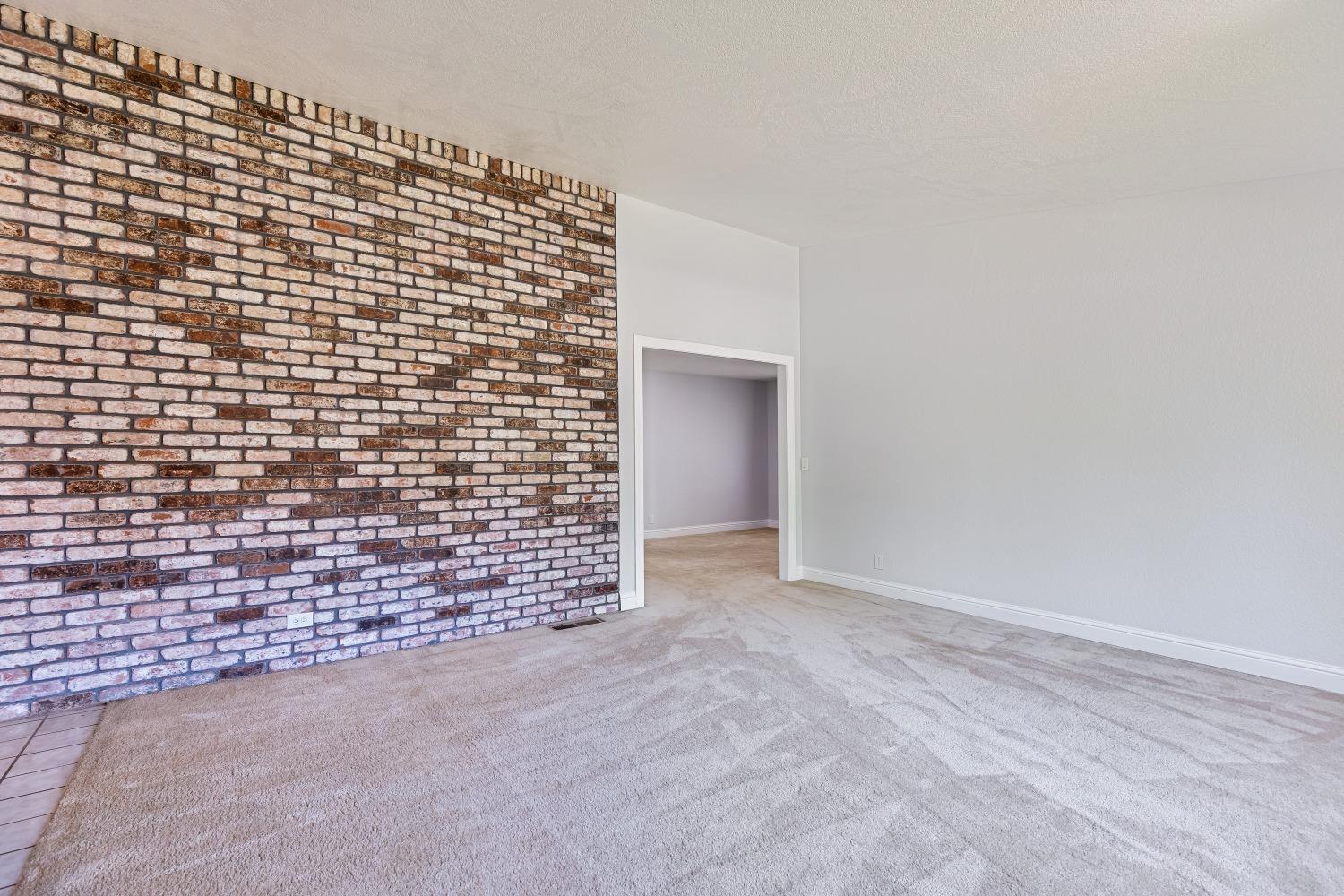Detail Gallery Image 9 of 46 For 2344 Canyon Creek Dr, Stockton,  CA 95207 - 3 Beds | 2 Baths
