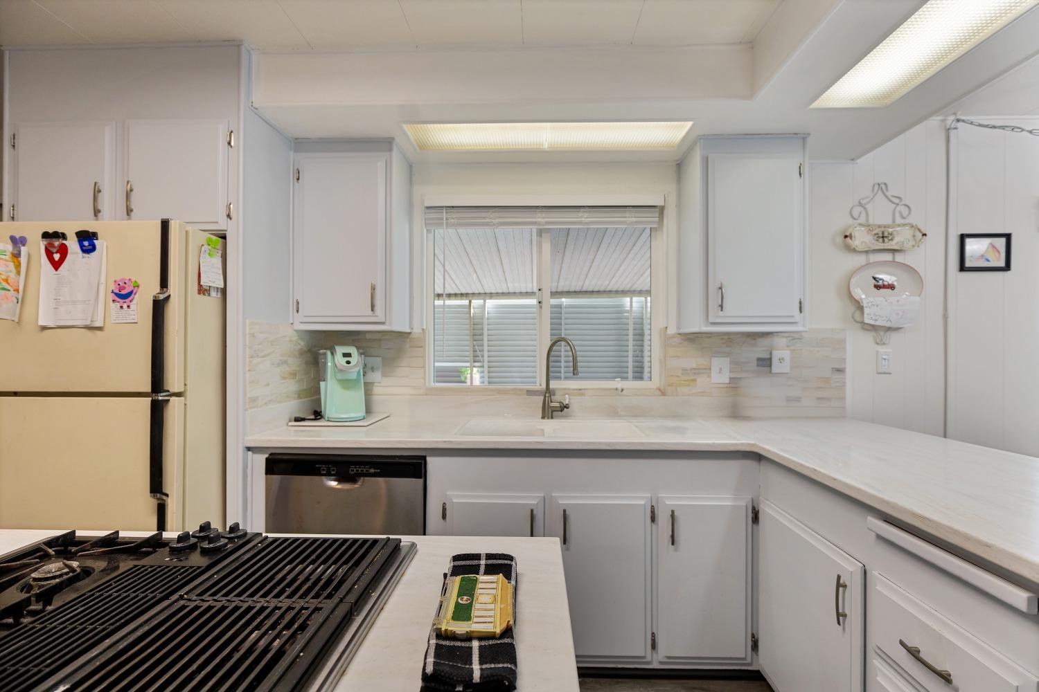 Detail Gallery Image 11 of 39 For 1830 E Yosemite Ave 2, Manteca,  CA 95336 - 2 Beds | 2 Baths