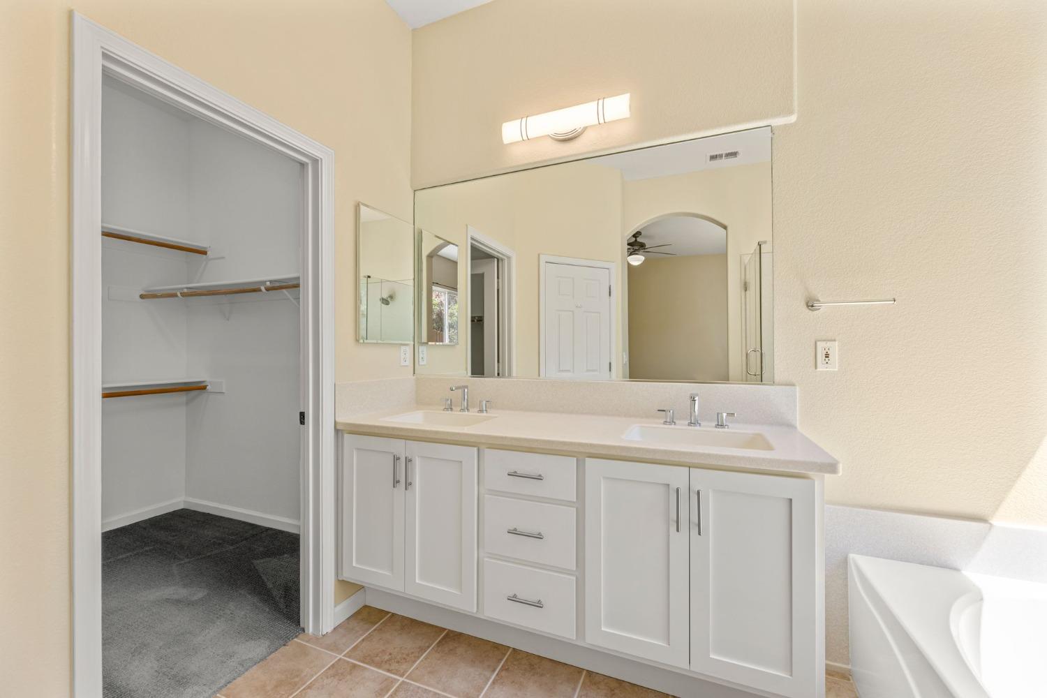 Detail Gallery Image 42 of 51 For 1969 Larkhall Cir, Folsom,  CA 95630 - 3 Beds | 2 Baths