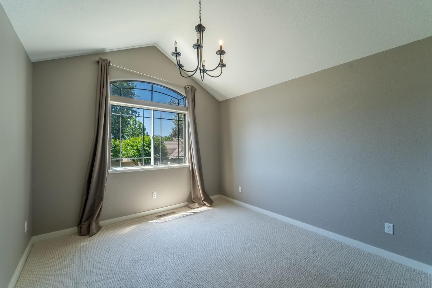 Detail Gallery Image 25 of 31 For 2570 Hogan Dr, Turlock,  CA 95382 - 4 Beds | 2/1 Baths