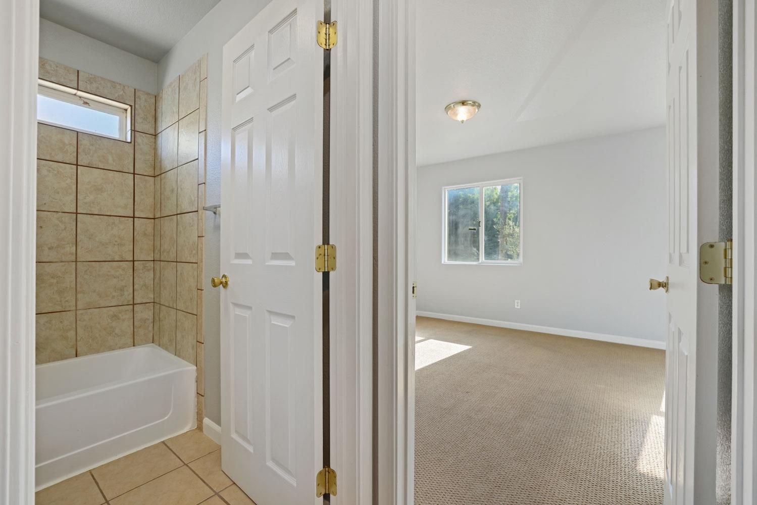 Detail Gallery Image 22 of 34 For 118 S Sierra Nevada St, Stockton,  CA 95205 - 3 Beds | 2/1 Baths