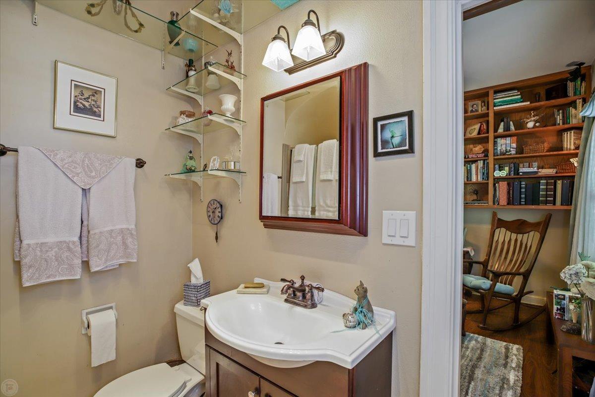 Detail Gallery Image 15 of 88 For 5438 N Wall Rd, Linden,  CA 95236 - 3 Beds | 2/1 Baths